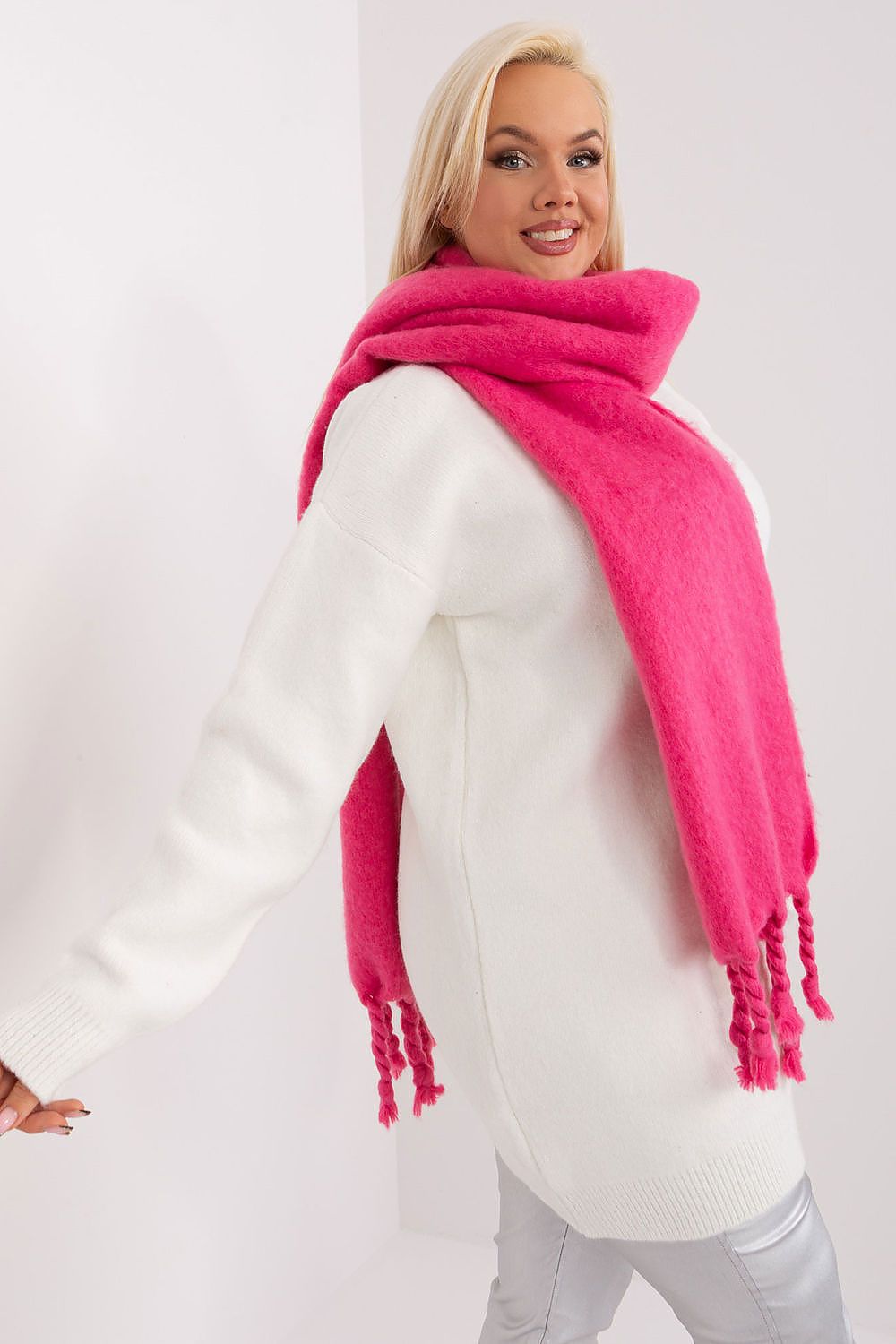Shawl model 190573 AT