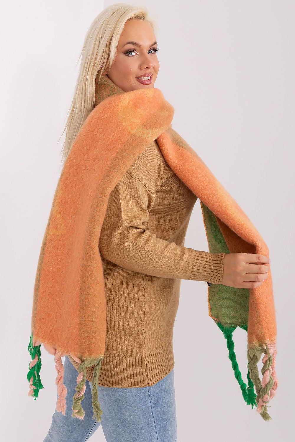  Shawl model 190546 AT 